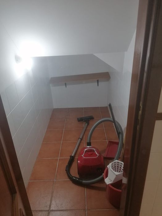 Aluga Andar de Moradia