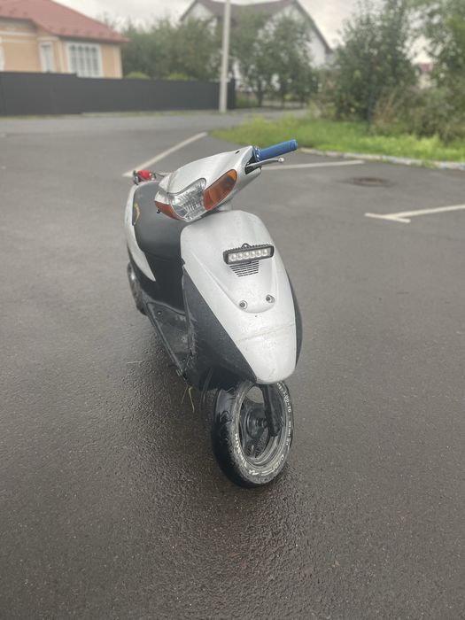 Продас скутер suzuki lets 2 200$+торг