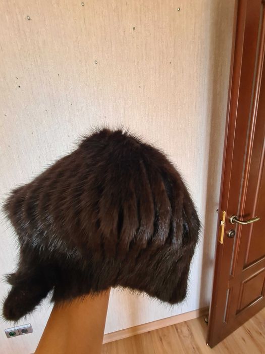 Продам жіночі норкові шарф і шапку.