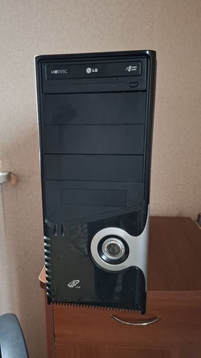 Продам монітор + системний блок на деталі