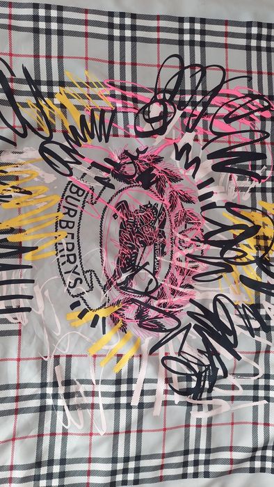 Lenço de mulher Burberrys