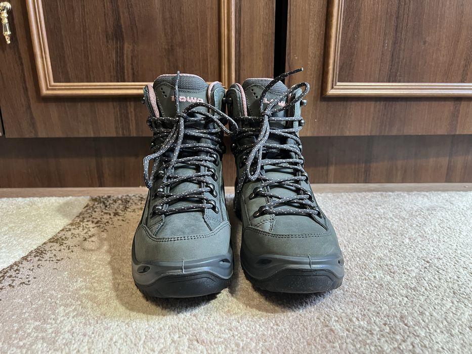 Жіночі черевики Lowa