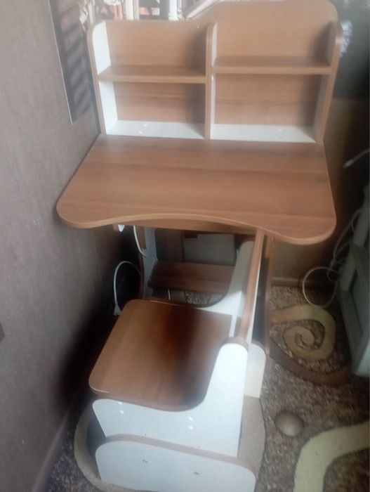 Дитяча парта зі стільцем