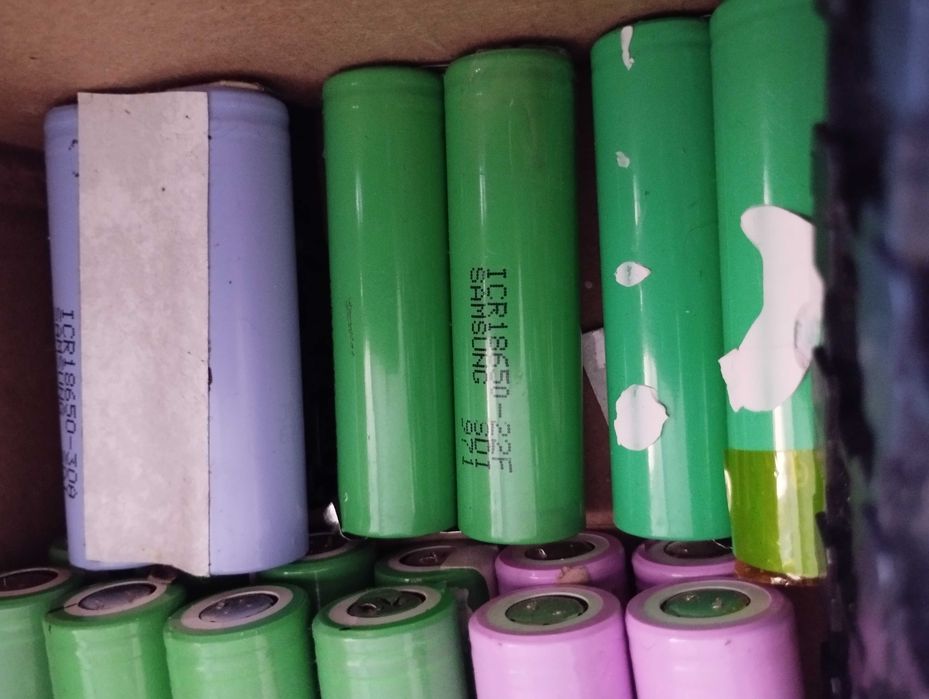 Акумуляторна батарейка 18650