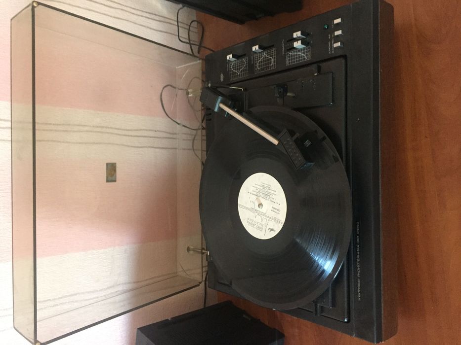 Продам пластиночной проигрыватель