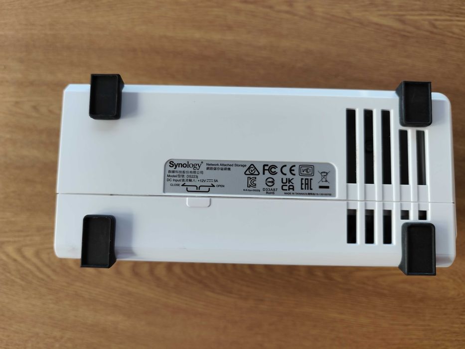 Synology DS223j NAS de secretária com 2 baias, branco