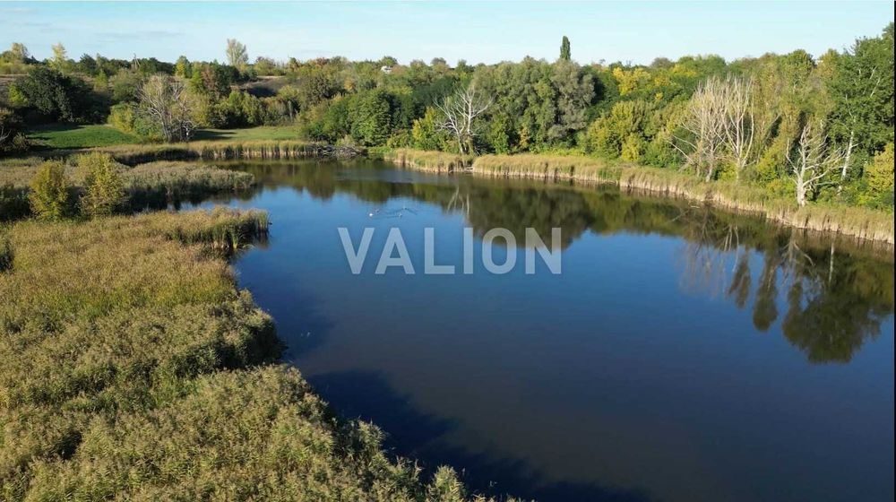 Продам землю в с. Яцьки під охороною перша лінія озера 45 соток без сусідів