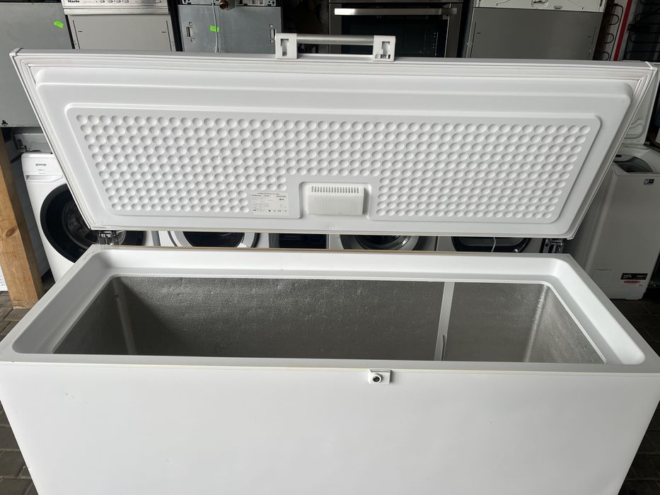 Морозильна камера Ларь скриня Siemens SQ 67 на 370 літрів.