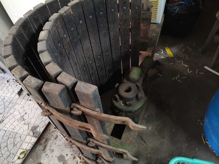 Prensa de Uvas  com todas os acessórios