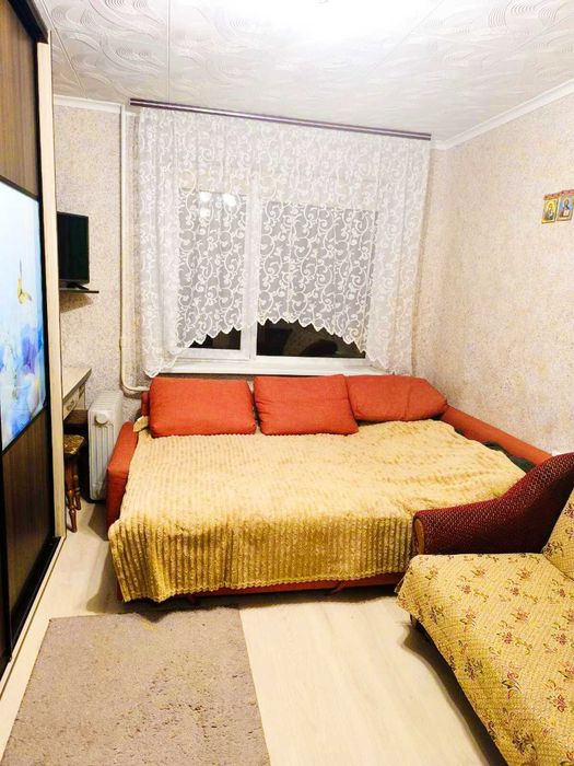 Продам кімнату в гуртожитку просп. Голосіївський (40-річчя Жовтня)17-Б