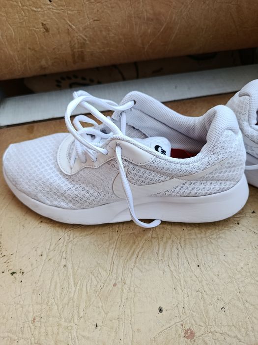 Продам кросівки Nike