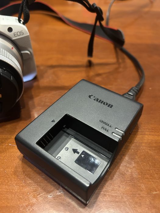 Maquina Canon R50
