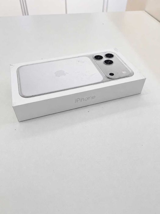 iPhone 17 Pro Max 256GB Prateado - Novo Por Abrir