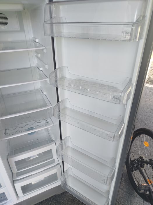 Wszystkie półki, balkoniki, szuflady do lodówki Beko GNE V122 X | Całe wnętrze!