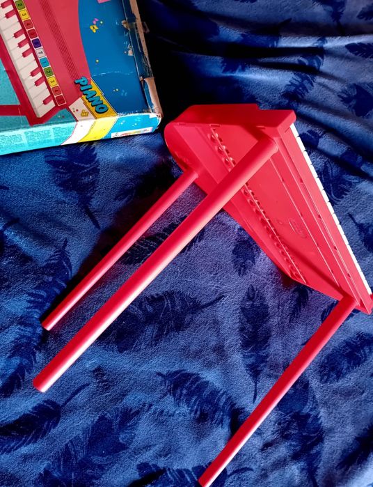 Piano caixa brinquedo como novo antigo teclado