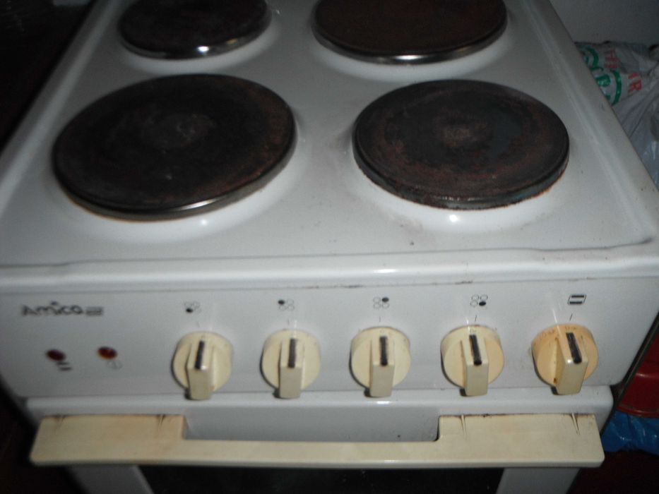 Kuchnia elektryczna z piekarnikiem Amica