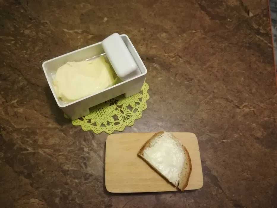 Masło mleko, ser -swojskie jedzenie z małego gospodarstwa