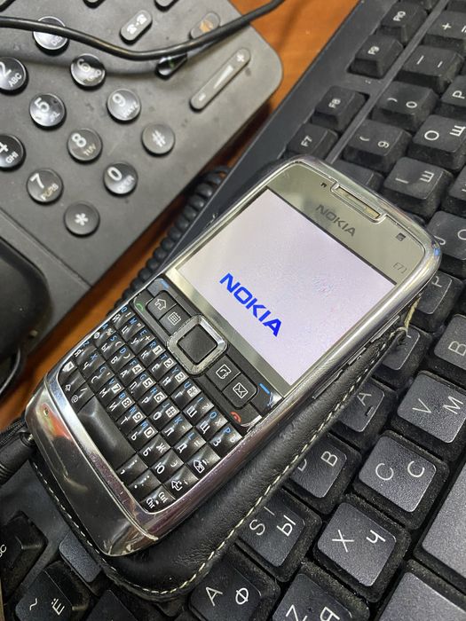 Nokia e71  б/у