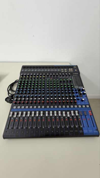 Mesa de Mistura Yamaha MG20XU – 20 Canais com Efeitos e USB