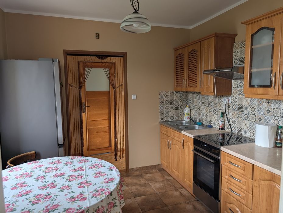 Umeblowany dom z dużą działką