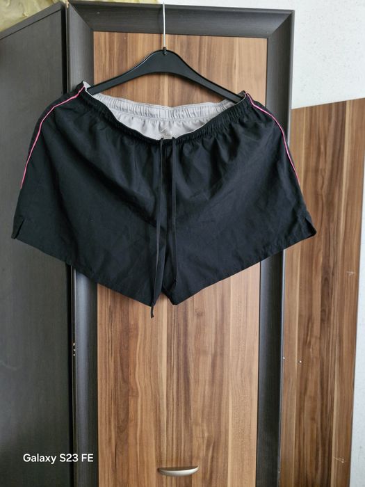 Spodenki krotkie damskie Nike rozmiar L stan idealny