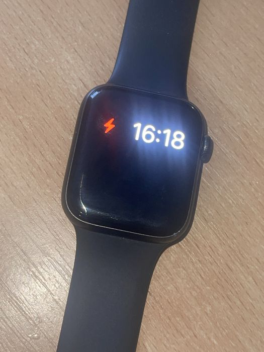 Apple watch series 5 44mm Space Gray