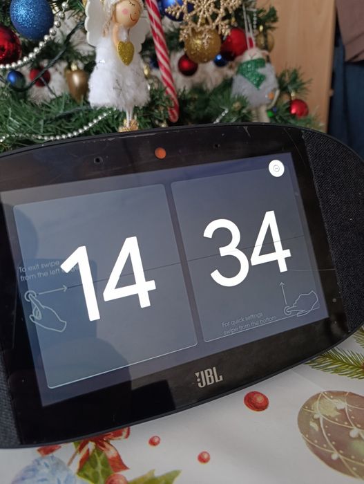 JBL Link View - розумна колонка з екраном і Google Assistant