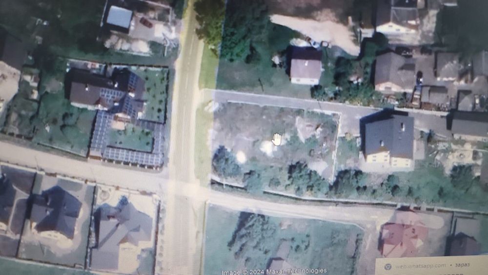 Продаж земельної ділянки в с.Зубра
11 сот

• Призначення: 02.01 - для