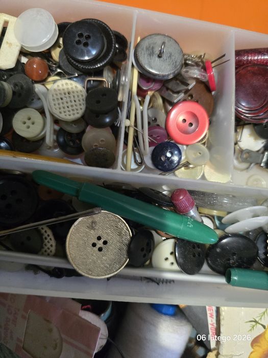 Zestaw nici w kasece