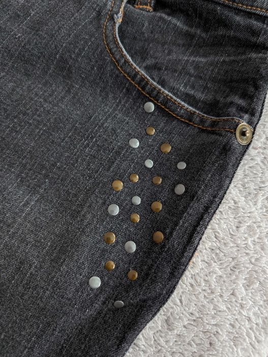 Nowe szare spodnie jeansowe jeansy z ćwiekami dżetami Pulcino 140