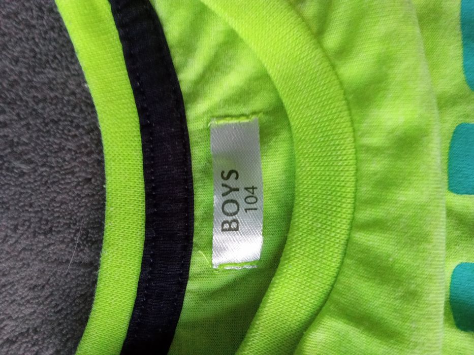 Koszulka z długim rękawem, r. 104.