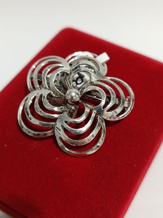 Srebrna broszka kwiat, srebro próby 800