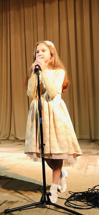 Дуже гарна та нарядна сукня H&M