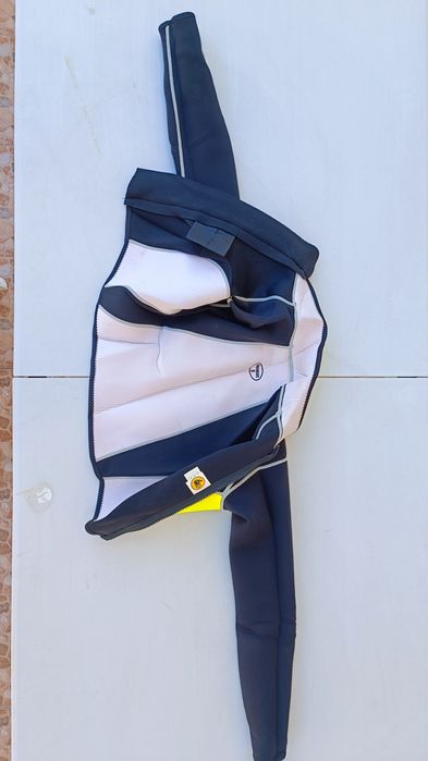 Fato de mulher para mota água