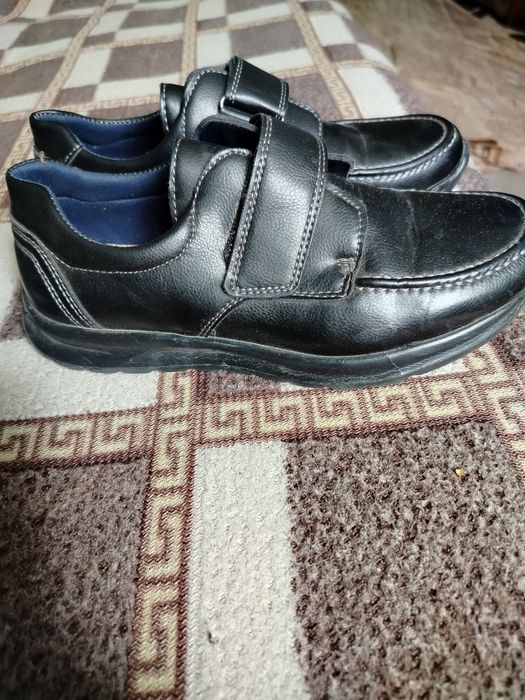 Продам туфлі для хлопця