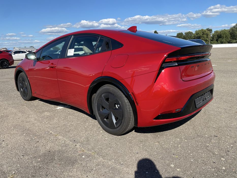 Toyota Prius AWD 2025р