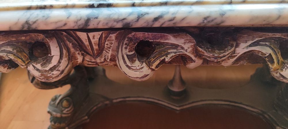 Mesa com tampo mármore