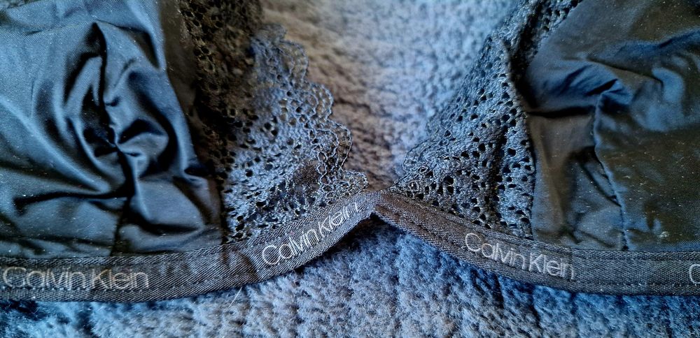 Pierwszy biustonosz stanik rozm.S Calvin Klein Underwear FLIRTY, styl bralette