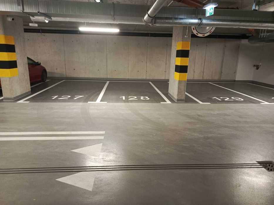 Duże miejsce garażowe - Warszawa Ursynów ul. Ciszewskiego 9 - Widok 4