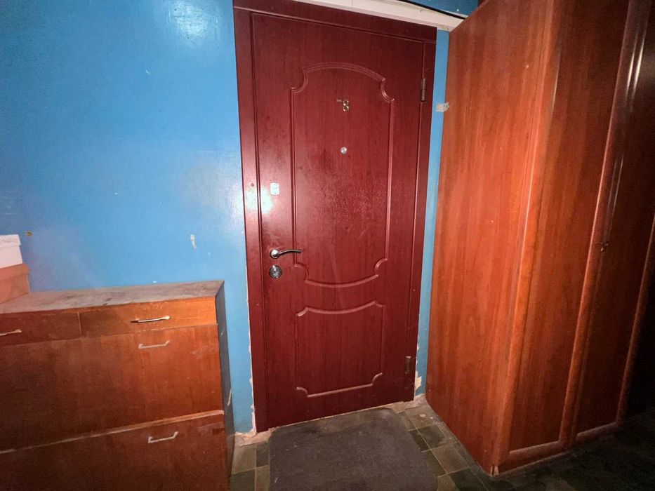 Продам велику 18,7м.кв. кімнату з ремонтом в гуртожитку біля м.Лісова і Чернігівська. ТЕРМІНОВО