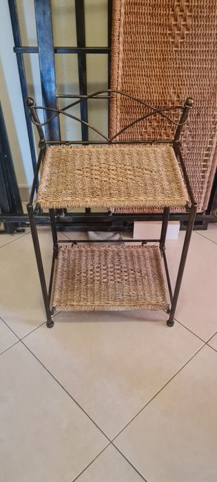 Conjunto cama ferro e 2 mesas de cabeceira