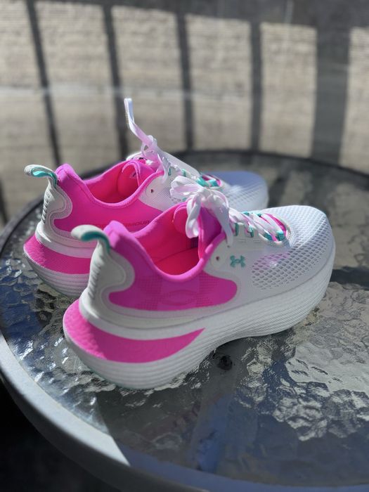 Buty damskie do biegania Under Armor r 40 bardzo dobry stan