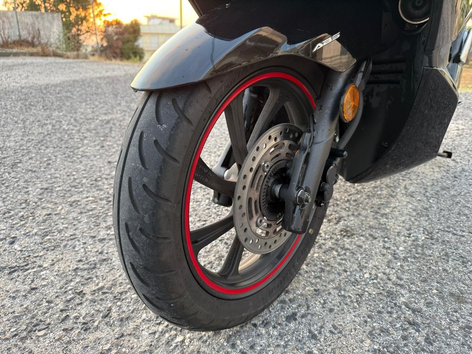 Honda PCX 125/150 LED muitos extras