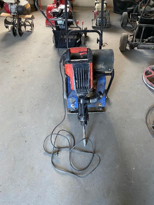 Młot wyburzeniowy elektryczny, wypożyczalnia, wynajem maszyn