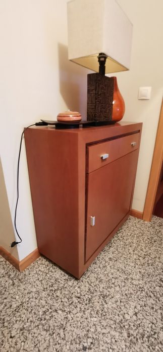 2 móveis em cerejeira: sapateira + consola