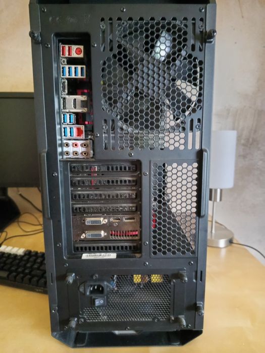 Computador Gaming i5-4690K / GTX 970 4GB / 16GB RAM / SSD  e HDD
