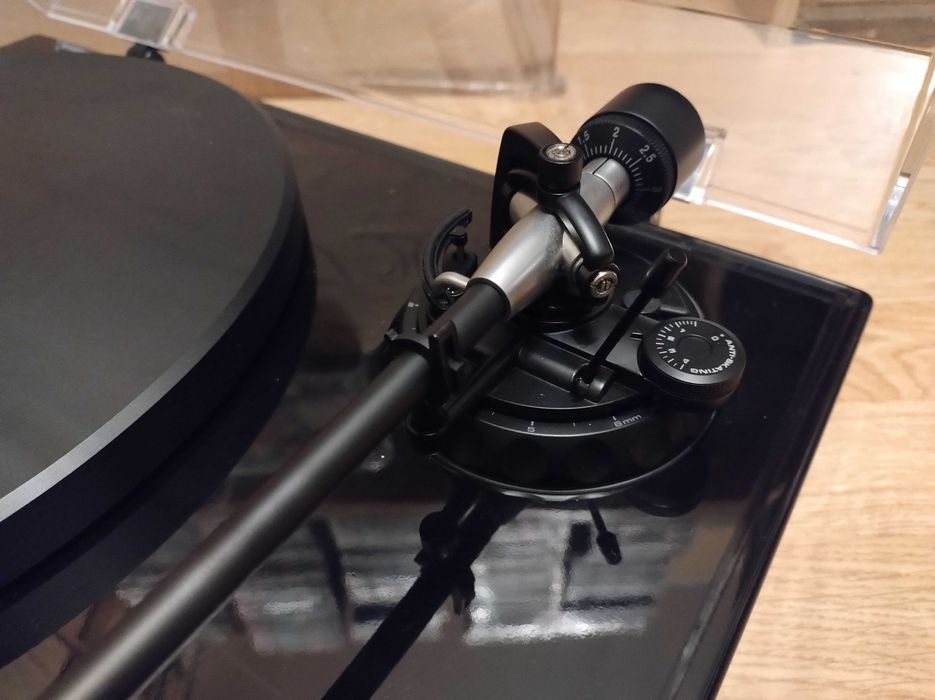 Gramofon Magnat TT 990