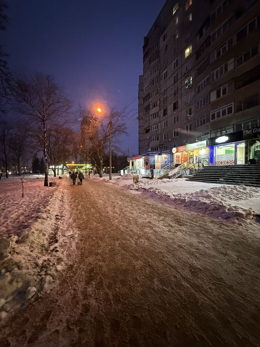 Здам магазин біля метро Олексіївська