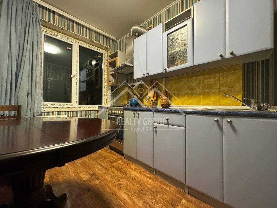 Продаж 3к квартири у центрі міста , вул Українська 5