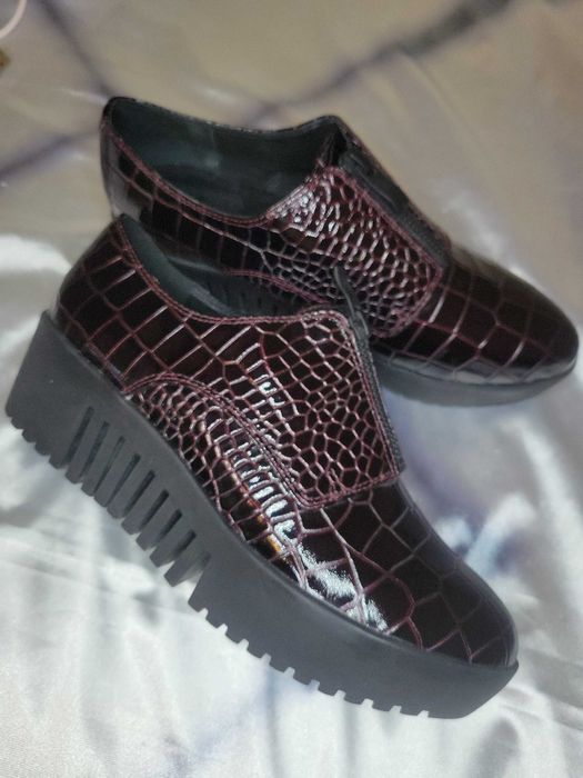 Opening Ceremony Лоферы,кожа с тиснением под крокодила на платформе,38